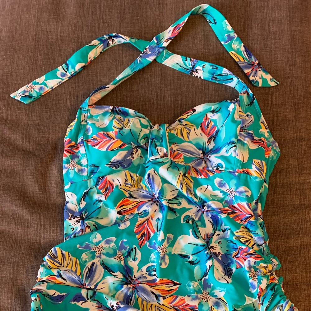 Croft and Borrow Floral tankini top